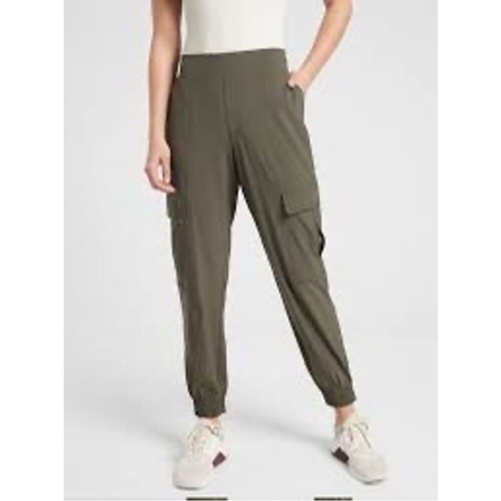 Athleta Chelsea Cargo Jogger in Olive Green